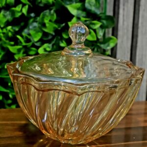 Bonbonnière en verre مدموجة