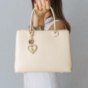 Apricot ceecb f ccbedf