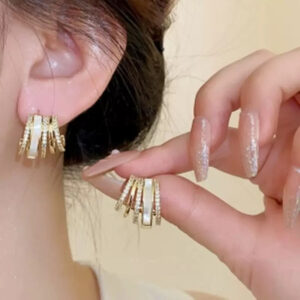 BOUCLE FAR AWAY