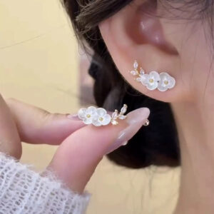 BOUCLES WHITE FLOWERS