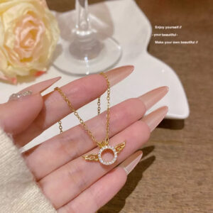 COLLIER THE ANGEL WINGS