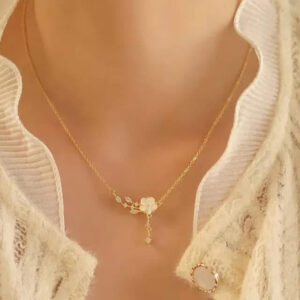 COLLIER WHITE FLOWER BEAUTY