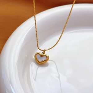 COLLIER MY LITTLE WHITE HEART