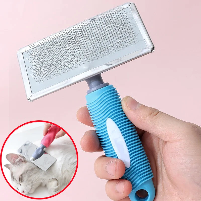 BROSSE EN CARDE POIGNEE EN CAOUTCHOUC 1 IMG