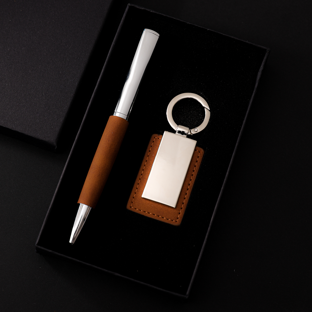 COFFRET CADEAU DE LUXE AVEC STYLO ET PORTE-CLÉS PERSONNALISABLE MARRON 1 IMG