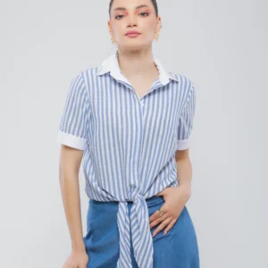 CHEMISE ESTIVALE À BAS NOUÉ ET REVERS AUX MANCHES