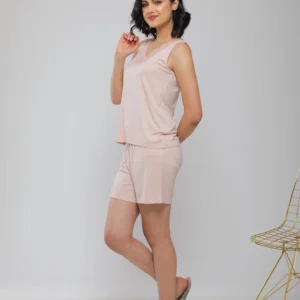 PYJAMA-SHORT ELEGANT AVEC FINITION DENTELLE AU COL