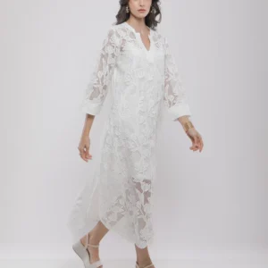 ROBE LONGUE BRODÉE À MOTIFS FLORAUX