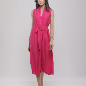 ROBE MIDI SANS MANCHES À PLIS ET CEINTURE