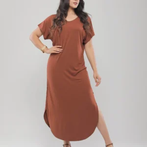 ROBE LONGUE A MANCHES COURTES