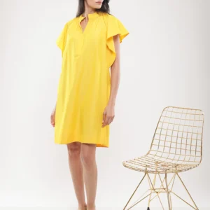 Robe courte manches à volants