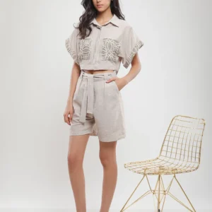 Short en lin avec ceinture à nouer