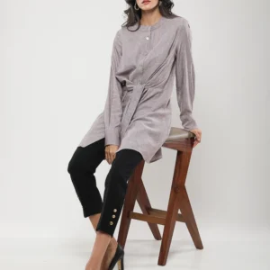CHEMISE LONGUE À TAILLE NOEUÉE