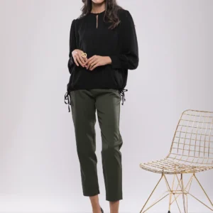 BLOUSE A MANCHES LONGUES ET LIENS A NOUER