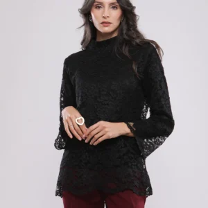 BLOUSE NOIR EN DENTELLE