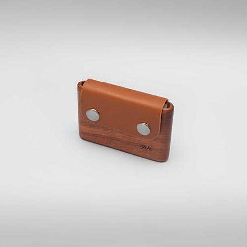 The Classic : Acajou Cuir Camel 1 The Classic : Acajou Cuir Camel