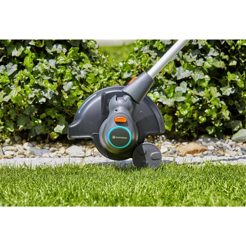 Coupe-bordures GARDENA ComfortCut 550/28 3 coupe bordures gardena comfortcut
