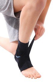 ORTHOMED CHEVILLERE LIGAMENTAIRE A SANGLE DE DEROTATION 1 orthomed chevillere ligamentaire a sangle de derotation